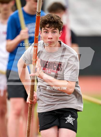 Thumbnail 2 in Eagle No Tax Relays (Pole Vault) photogallery.