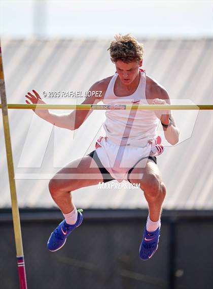 Thumbnail 3 in Eagle No Tax Relays (Pole Vault) photogallery.