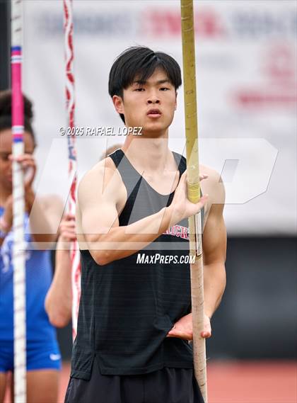 Thumbnail 3 in Eagle No Tax Relays (Pole Vault) photogallery.
