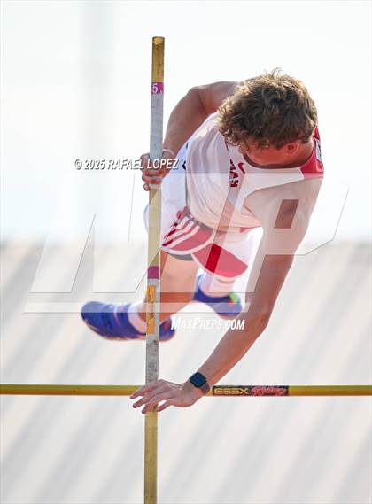Thumbnail 1 in Eagle No Tax Relays (Pole Vault) photogallery.