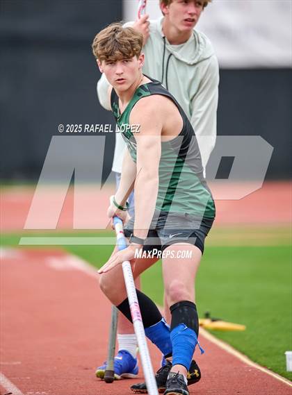 Thumbnail 1 in Eagle No Tax Relays (Pole Vault) photogallery.