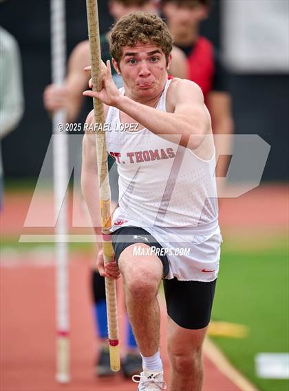 Thumbnail 1 in Eagle No Tax Relays (Pole Vault) photogallery.