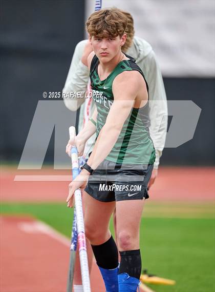 Thumbnail 3 in Eagle No Tax Relays (Pole Vault) photogallery.