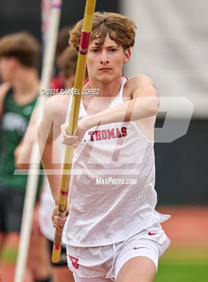 Thumbnail 1 in Eagle No Tax Relays (Pole Vault) photogallery.