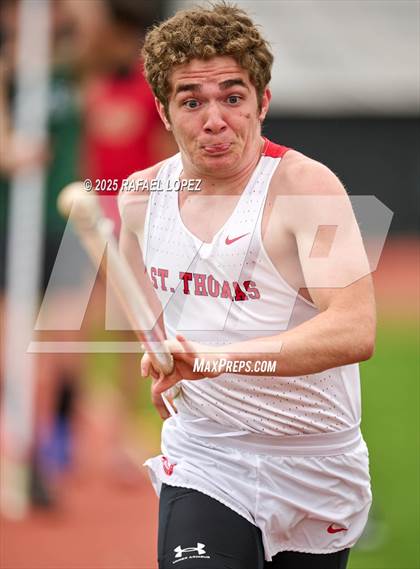 Thumbnail 2 in Eagle No Tax Relays (Pole Vault) photogallery.
