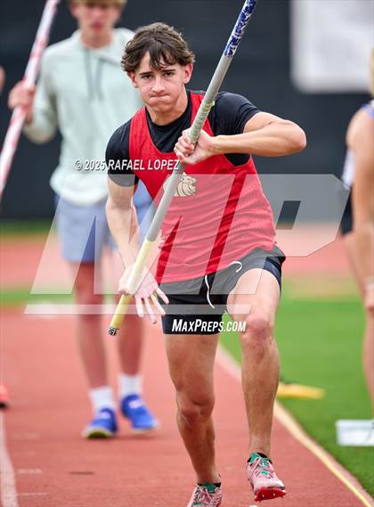 Thumbnail 1 in Eagle No Tax Relays (Pole Vault) photogallery.