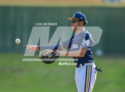 Thumbnail 2 in McCallum vs. Akins (AISD Tournament) photogallery.