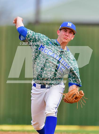 Thumbnail 2 in McCallum vs. Akins (AISD Tournament) photogallery.