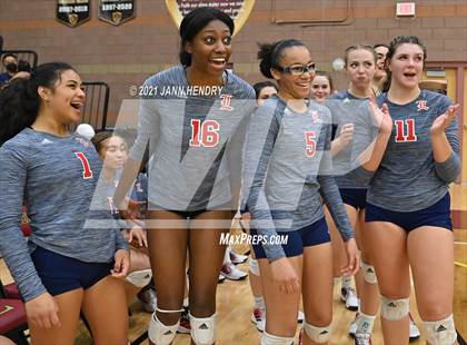 Thumbnail 1 in Liberty vs. Rancho (3A State Championship) photogallery.