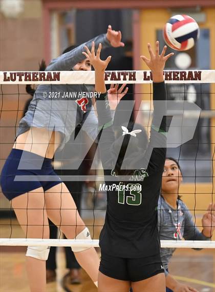 Thumbnail 3 in Liberty vs. Rancho (3A State Championship) photogallery.