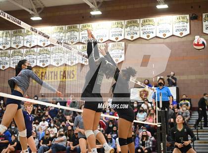 Thumbnail 3 in Liberty vs. Rancho (3A State Championship) photogallery.