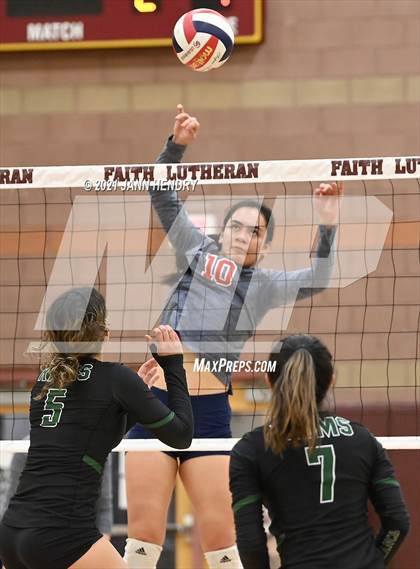Thumbnail 2 in Liberty vs. Rancho (3A State Championship) photogallery.