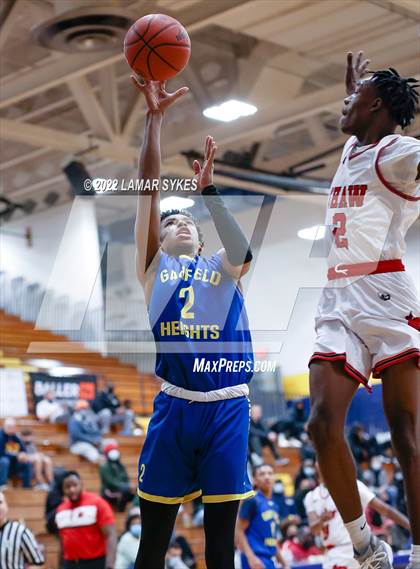 Thumbnail 1 in Shaw vs. Garfield Heights photogallery.