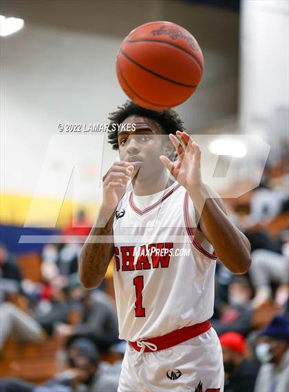 Thumbnail 3 in Shaw vs. Garfield Heights photogallery.
