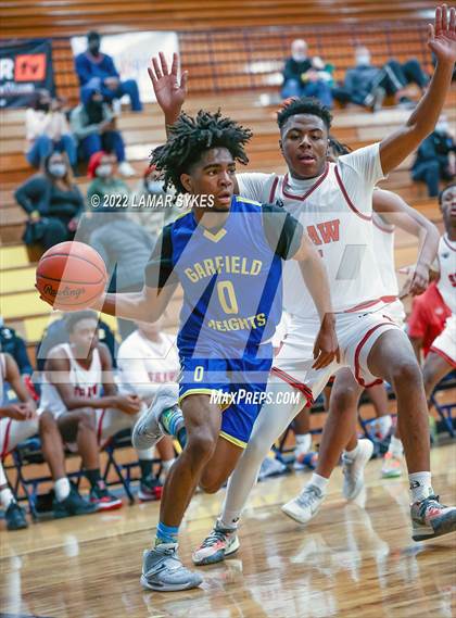 Thumbnail 3 in Shaw vs. Garfield Heights photogallery.