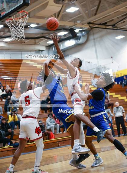 Thumbnail 1 in Shaw vs. Garfield Heights photogallery.