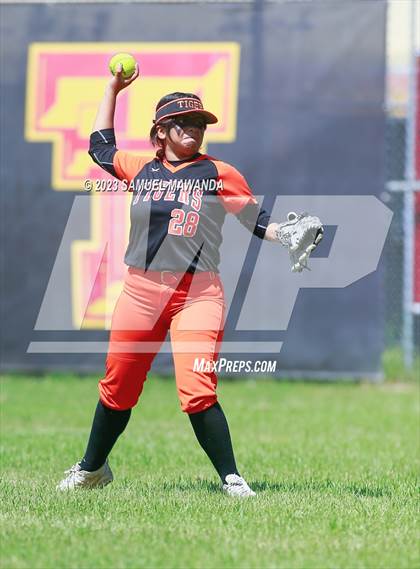 Thumbnail 3 in Lincoln @ Taft (CIF LACS DII Quarterfinals) photogallery.