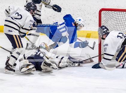 Thumbnail 2 in Stoneham vs Winthrop (MIAA Division 2 North 1st Round) photogallery.