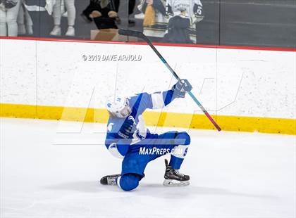 Thumbnail 3 in Stoneham vs Winthrop (MIAA Division 2 North 1st Round) photogallery.