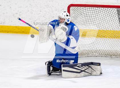 Thumbnail 3 in Stoneham vs Winthrop (MIAA Division 2 North 1st Round) photogallery.