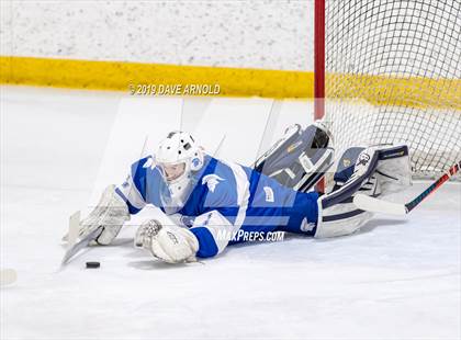 Thumbnail 3 in Stoneham vs Winthrop (MIAA Division 2 North 1st Round) photogallery.