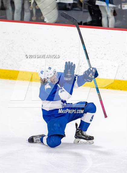 Thumbnail 3 in Stoneham vs Winthrop (MIAA Division 2 North 1st Round) photogallery.