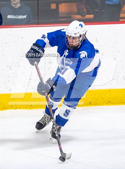 Thumbnail 2 in Stoneham vs Winthrop (MIAA Division 2 North 1st Round) photogallery.
