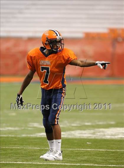 Thumbnail 2 in Liverpool vs. St. Francis Prep (Syracuse Kickoff Classic) photogallery.