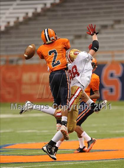 Thumbnail 1 in Liverpool vs. St. Francis Prep (Syracuse Kickoff Classic) photogallery.