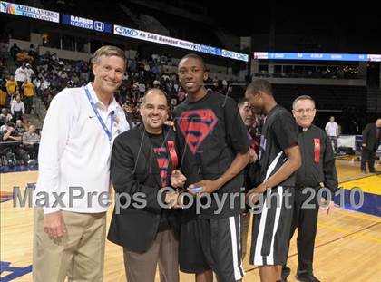 Thumbnail 3 in Bishop O'Dowd vs. Serra (CIF State D3 Award Photos) photogallery.