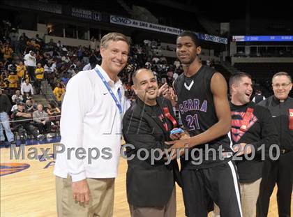 Thumbnail 3 in Bishop O'Dowd vs. Serra (CIF State D3 Award Photos) photogallery.