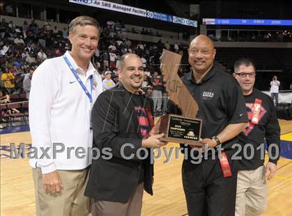 Thumbnail 3 in Bishop O'Dowd vs. Serra (CIF State D3 Award Photos) photogallery.