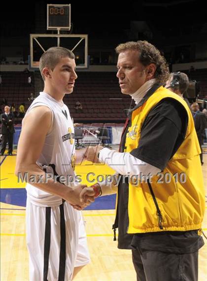 Thumbnail 3 in Bishop O'Dowd vs. Serra (CIF State D3 Award Photos) photogallery.