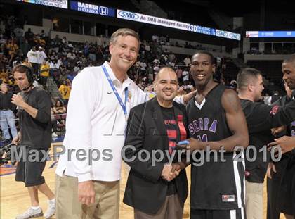 Thumbnail 2 in Bishop O'Dowd vs. Serra (CIF State D3 Award Photos) photogallery.