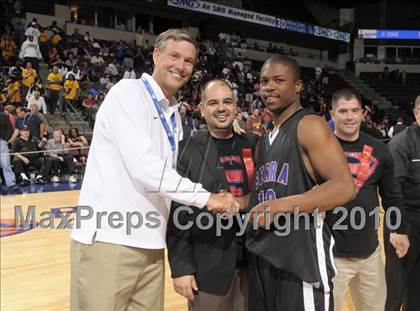 Thumbnail 1 in Bishop O'Dowd vs. Serra (CIF State D3 Award Photos) photogallery.