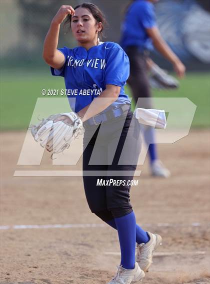 Thumbnail 3 in Regis Jesuit @ Grandview photogallery.