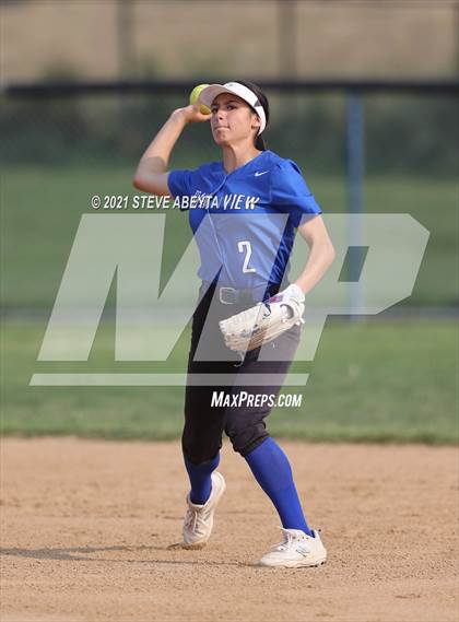Thumbnail 2 in Regis Jesuit @ Grandview photogallery.