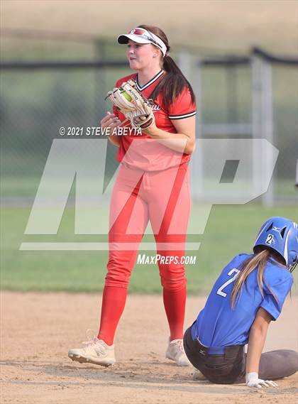 Thumbnail 1 in Regis Jesuit @ Grandview photogallery.
