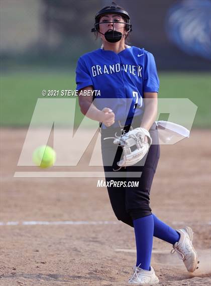 Thumbnail 1 in Regis Jesuit @ Grandview photogallery.