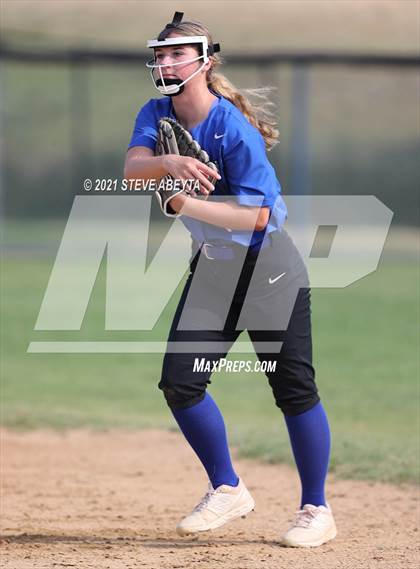 Thumbnail 3 in Regis Jesuit @ Grandview photogallery.
