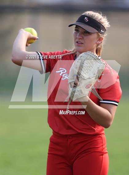 Thumbnail 3 in Regis Jesuit @ Grandview photogallery.