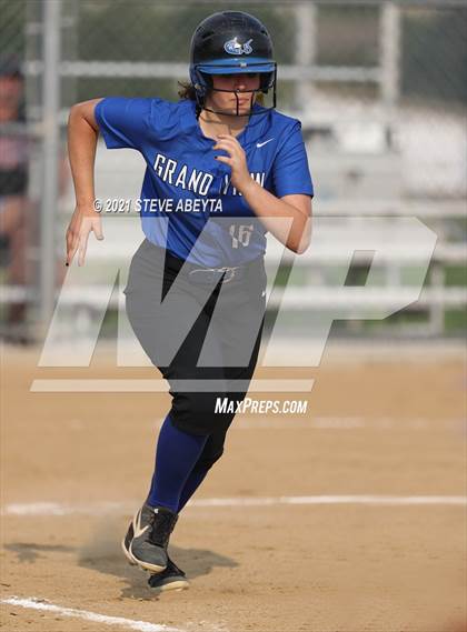 Thumbnail 3 in Regis Jesuit @ Grandview photogallery.