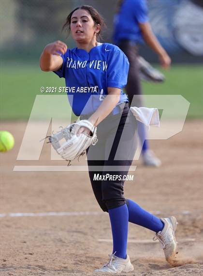 Thumbnail 2 in Regis Jesuit @ Grandview photogallery.