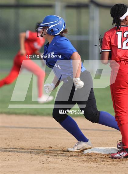 Thumbnail 3 in Regis Jesuit @ Grandview photogallery.