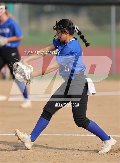 Thumbnail 3 in Regis Jesuit @ Grandview photogallery.