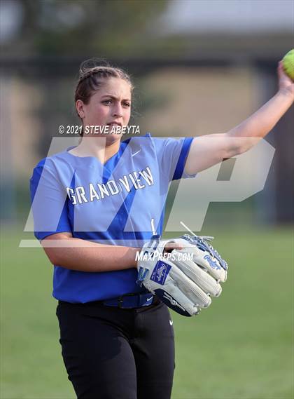 Thumbnail 2 in Regis Jesuit @ Grandview photogallery.