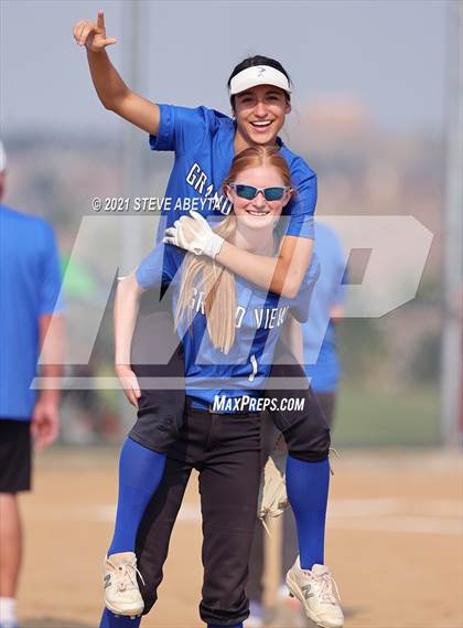 Thumbnail 2 in Regis Jesuit @ Grandview photogallery.