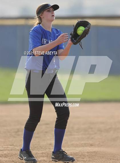 Thumbnail 3 in Regis Jesuit @ Grandview photogallery.