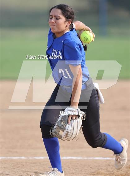 Thumbnail 1 in Regis Jesuit @ Grandview photogallery.