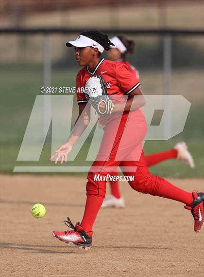 Thumbnail 1 in Regis Jesuit @ Grandview photogallery.